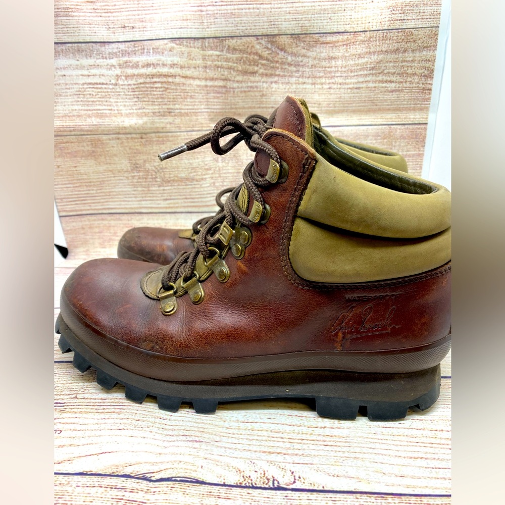 Brasher hiking boots women size 6US retro classic